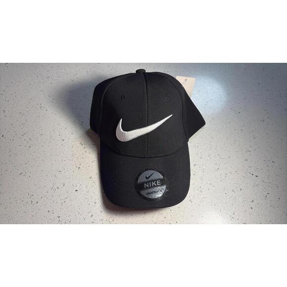 Nike Mens Black Cap Hat Snapback Swoosh Logo NWT - Picture 1 of 2